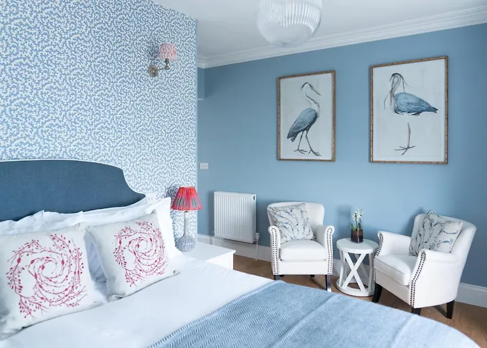 Pink Beach Guest House